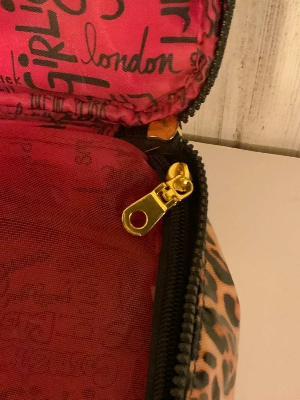 London Soho New York Leopard Print Cosmetic Case - Picture 5 of 7